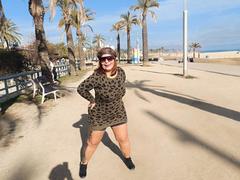 LouiseSexBigBoobs - female with brown hair and  small tits webcam at xLoveCam