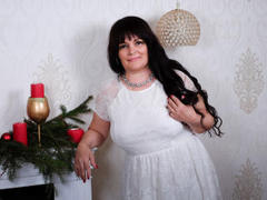 LoveMeDeepBB - female with brown hair and  big tits webcam at LiveJasmin