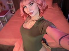 LoveMeKara - shemale webcam at xLoveCam