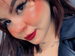 LoveQuinny - female with red hair webcam at xLoveCam