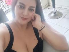 LoveThickMonyque - blond female webcam at xLoveCam