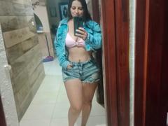 LoveThickMonyque - blond female webcam at xLoveCam
