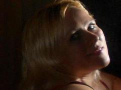 LovelyAly from xLoveCam