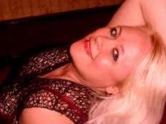 LovelyAly from xLoveCam