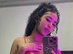 LovelyPeachss - female webcam at xLoveCam
