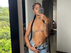 LovelyPeachss - female webcam at xLoveCam