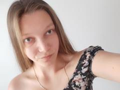 LovelyxEmilly from xLoveCam