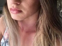 lolacarrera-hot - female with brown hair webcam at xLoveCam