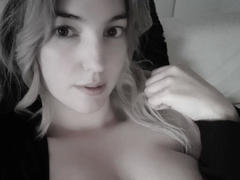 loveKiitsune-hot - female with red hair webcam at xLoveCam