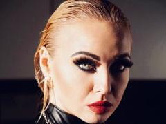 LuanaColucci - blond female webcam at LiveJasmin