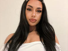 LuanaDess - female with brown hair and  big tits webcam at LiveJasmin