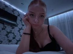 LuanneKadri - female with red hair webcam at xLoveCam