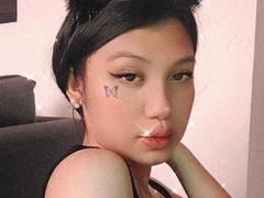 LuccyAna - shemale with black hair webcam at xLoveCam