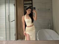 LuccyGrey - female webcam at xLoveCam