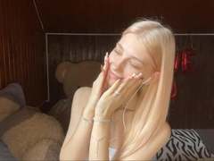 LuciTisue from xLoveCam