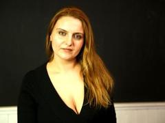 LuciaLue - female with brown hair and  big tits webcam at xLoveCam