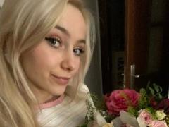 LuciaWild - female with black hair webcam at xLoveCam
