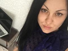 LuckyFame - female with brown hair and  small tits webcam at ImLive