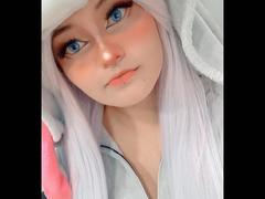 LuckyLeahX - female with brown hair and  big tits webcam at xLoveCam