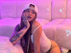 LucyDollyHot - female with black hair webcam at xLoveCam