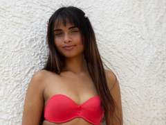 LucyPetersen - female with brown hair webcam at xLoveCam