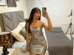 LucyPetersen - female with brown hair webcam at xLoveCam