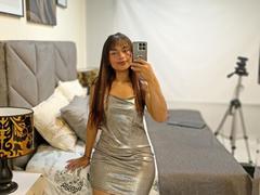 LucyPetersen - female with brown hair webcam at xLoveCam