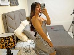 LucyPetersen - female with brown hair webcam at xLoveCam
