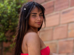 LucyPetersen - female with brown hair webcam at xLoveCam