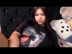 AlanaFoxia - female with black hair webcam at xLoveCam