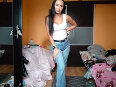 LuisaKiss - female with black hair webcam at xLoveCam