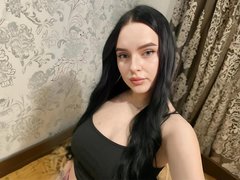 Lulii69 - female with brown hair webcam at xLoveCam