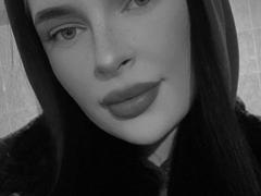 Lulii69 - female with brown hair webcam at xLoveCam