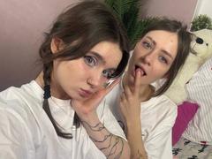 LuluMao - female with brown hair webcam at xLoveCam