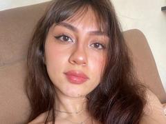 LuluBerry from xLoveCam