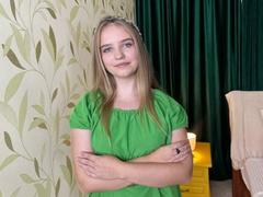 LunaBellaHottiest from xLoveCam