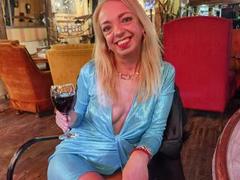 LunaHoty69 - blond female webcam at xLoveCam