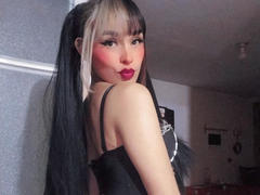LunaLindaHot - blond female webcam at xLoveCam