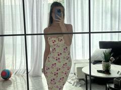 LunaLou-hot - female with brown hair webcam at xLoveCam
