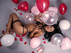 LunaRosee - female with black hair webcam at xLoveCam