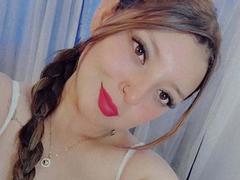 LunaRouge - female webcam at xLoveCam
