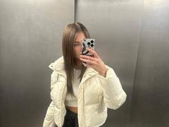 SilverBeese - female with brown hair and  big tits webcam at LiveJasmin