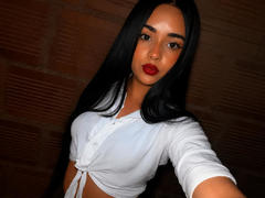 LunaSophiee - female with black hair and  big tits webcam at xLoveCam