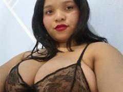 LunaSweett from xLoveCam