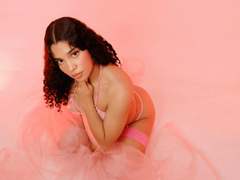 LunaValdez - female with black hair and  small tits webcam at ImLive