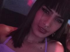 Lunardy - shemale webcam at xLoveCam