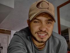 WildKing - male webcam at xLoveCam