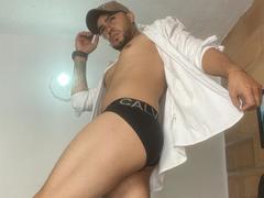 WildKing - male webcam at xLoveCam