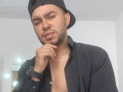 WildKing - male webcam at xLoveCam
