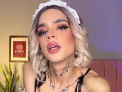 RebecaLoungs - blond shemale webcam at LiveJasmin